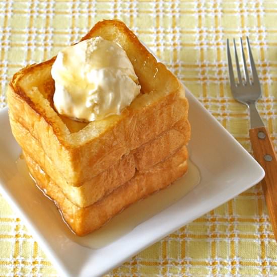 Honey Butter Toast with Ice Cream - Recipe photo by ochikeron