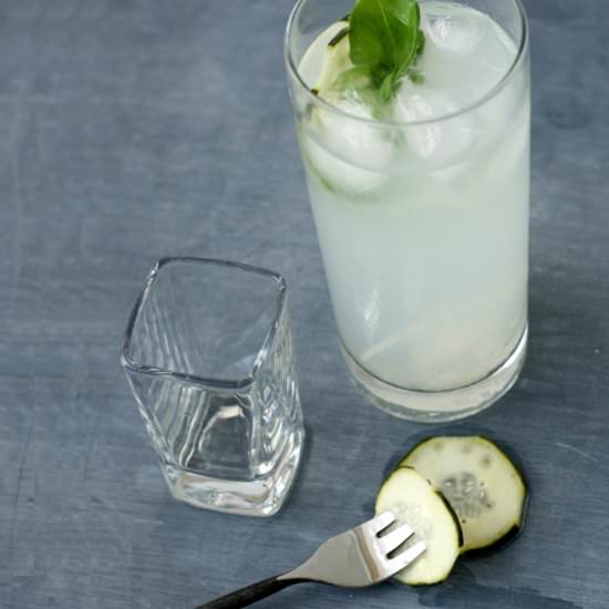 Gin & Limeade Cocktail - Recipe photo by bluebirdchic