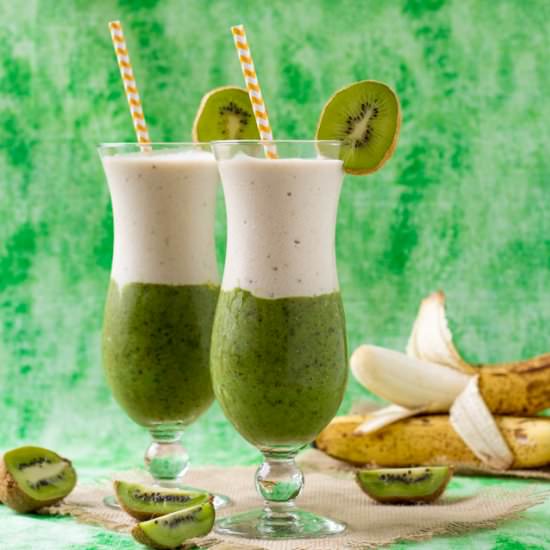 Kiwi Banana Smoothie with a Twist - Recipe photo by roxyskitchen