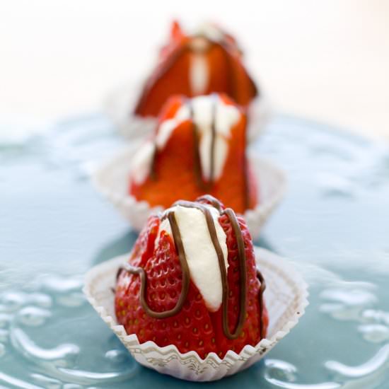 Double Chocolate Cream Strawberries - Recipe photo by a latte food