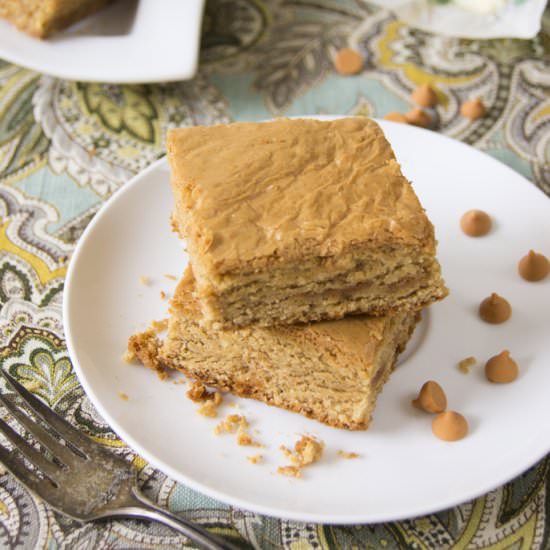 Crunchy Caramel Blondie - Recipe photo by vivalafood