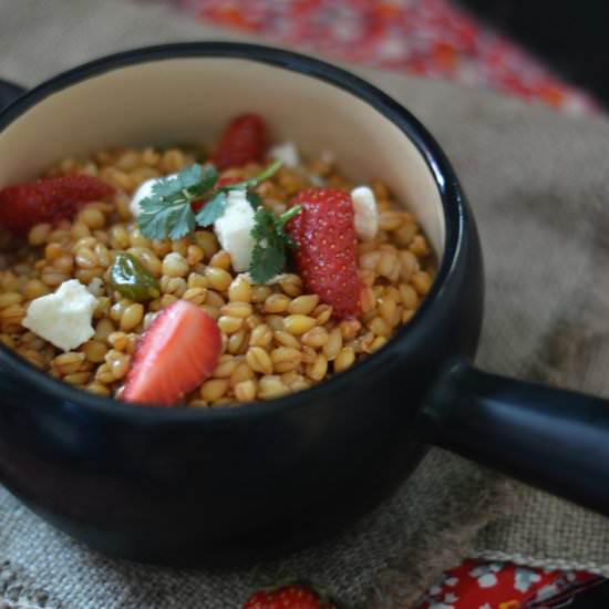 Strawberry Salad, Pistachio & Feta - Recipe photo by poupougnette