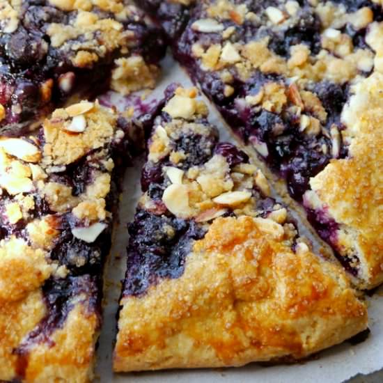 Streusel-Topped Blueberry Galette - Recipe photo by mybaconwrappedlife