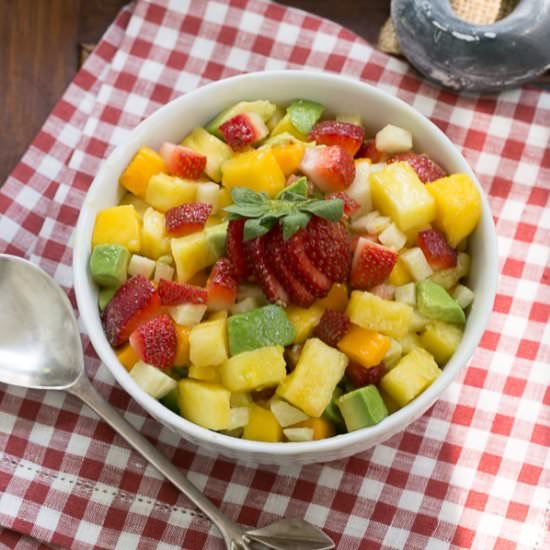 Mango Strawberry Avocado Salad - Recipe photo by thatskinnychickcanbake