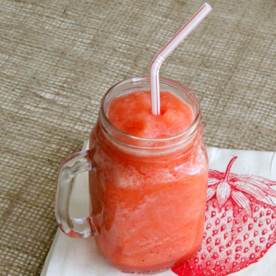 Strawberry-Citrus Frappe - Recipe photo by Shockinglydelicious