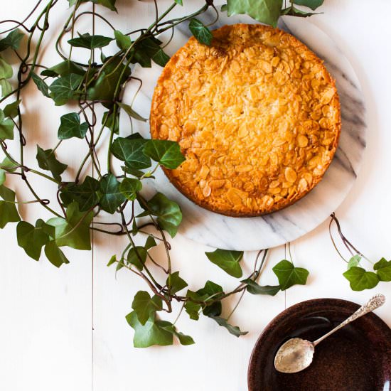 Nordic Caramel Almond Cake - Recipe photo by myblueandwhitekitchen