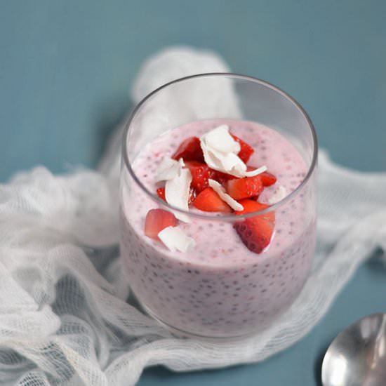 Strawberry Lemongrass Chia Mousse - Recipe photo by Ginja