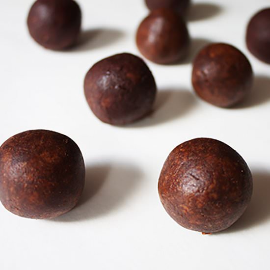 Chocolate Maca Truffles - Recipe photo by Small Acorns