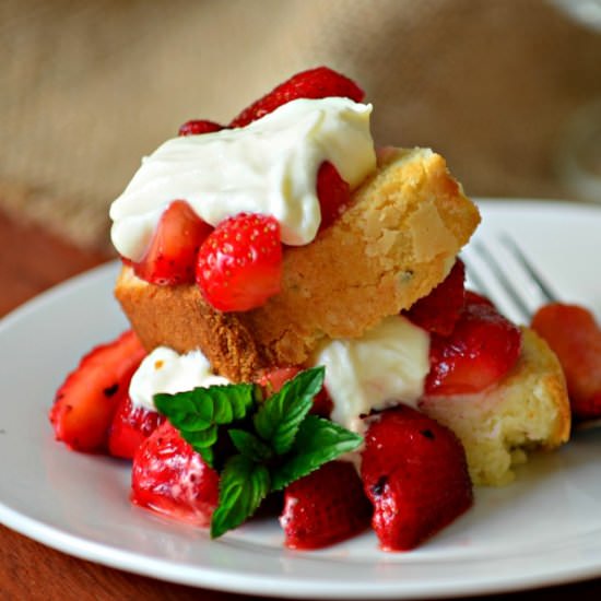 Lemon Pound Cake with Mint Berries - Recipe photo by JenniferinFLX