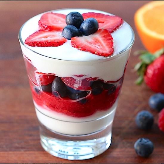 Patriotic berries parfait - Recipe photo by BuonaPappa
