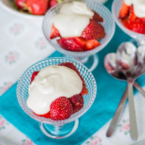 Strawberries with Creme Fraiche - Recipe photo by strawberrysupp
