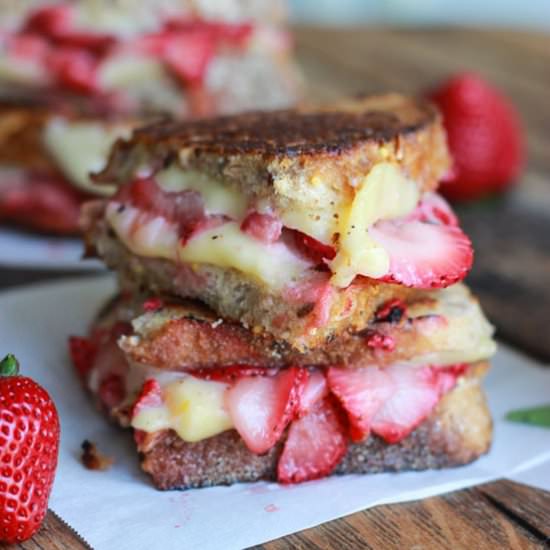 Summery-y Grilled Cheese - Recipe photo by littlebroken