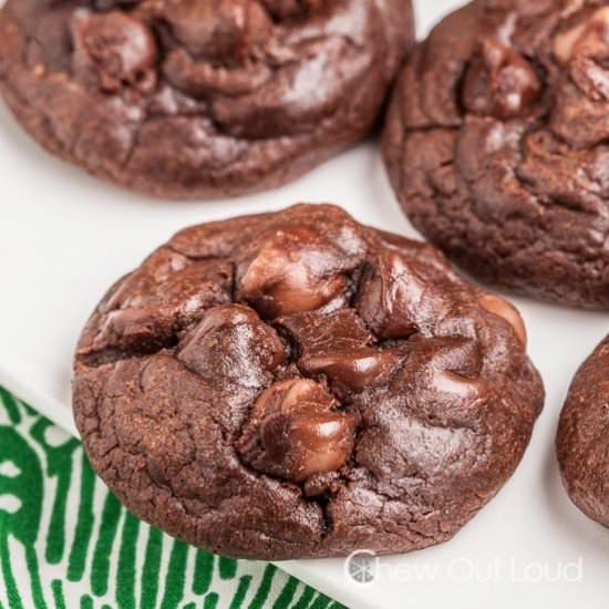 Chewy triple chocolate cookies - Recipe photo by chewoutloud