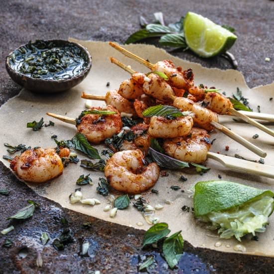 Prawn skewers and mint pesto - Recipe photo by Minty Meta