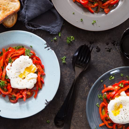 Sweet Pepper with Poached Egg - Recipe photo by Simones Kitchen