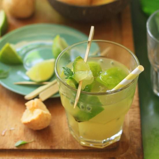 Caipirinha with Passion Fruit - Recipe photo by Fraiseetbasilic