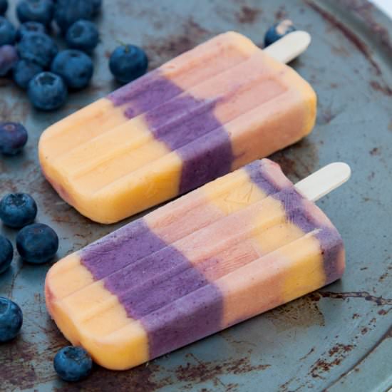 Striped Smoothie Popsicles - Recipe photo by thesassylife