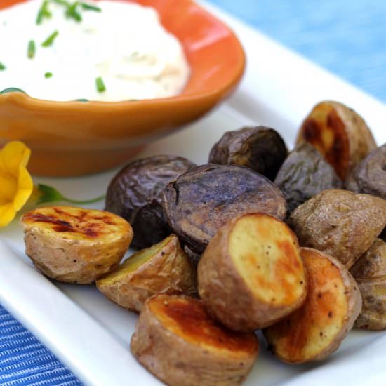 Roasted Potatoes with Onion Dip - Recipe photo by nibblesbynic