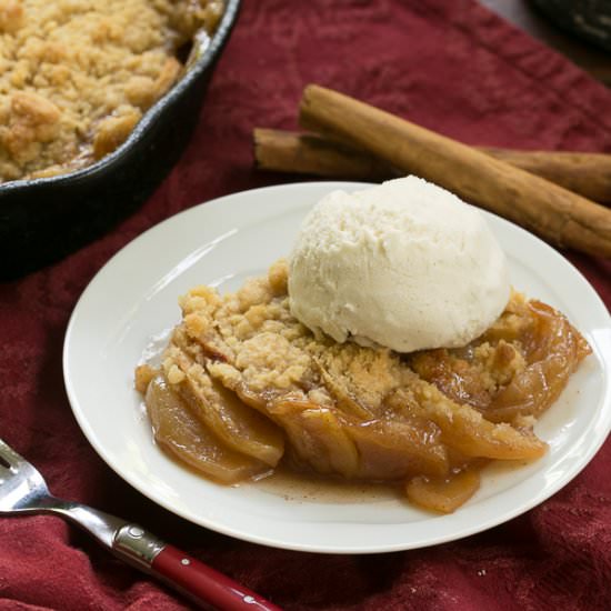 Grilled Apple Crisp - Recipe photo by thatskinnychickcanbake