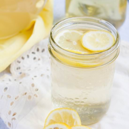 No-sugar Green Tea Lemonade - Recipe photo by HealthfulPursuit