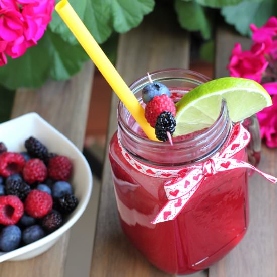 Lemonade with forest fruits - Recipe photo by Enjoy-Food