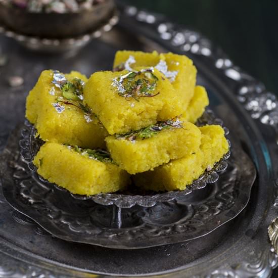Indian coconut fudge - Recipe photo by Whiskaffair