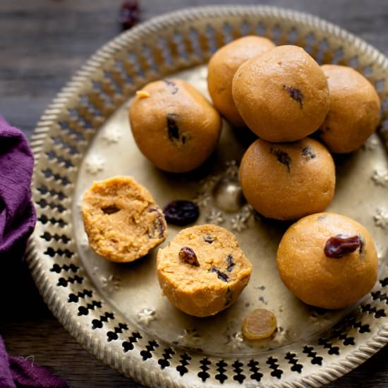 Besan Ladoo - Recipe photo by sinfullyspicy
