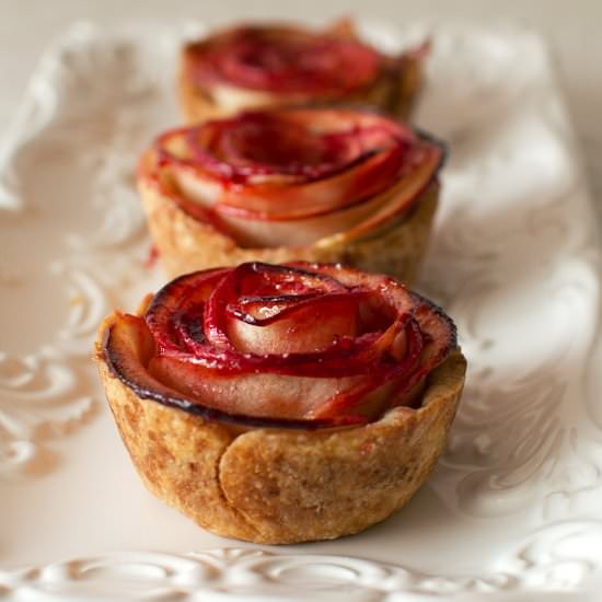 Mini Rose Apple Pies - Recipe photo by fmitk