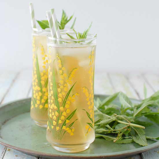 Lemongrass-Lavender Green Sun Tea - Recipe photo by boulderlocavore