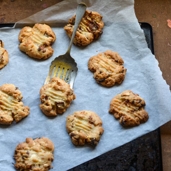Apricot, white chocolate cookies - Recipe photo by rhiannonveganmelbourne