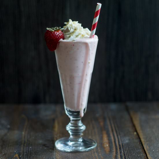 Strawberry Cheesecake Milkshakes - Recipe photo by 40aprons