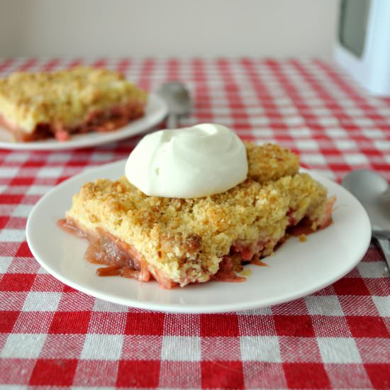 Rhubarb Crumble - Recipe photo by cupcakesandcompany