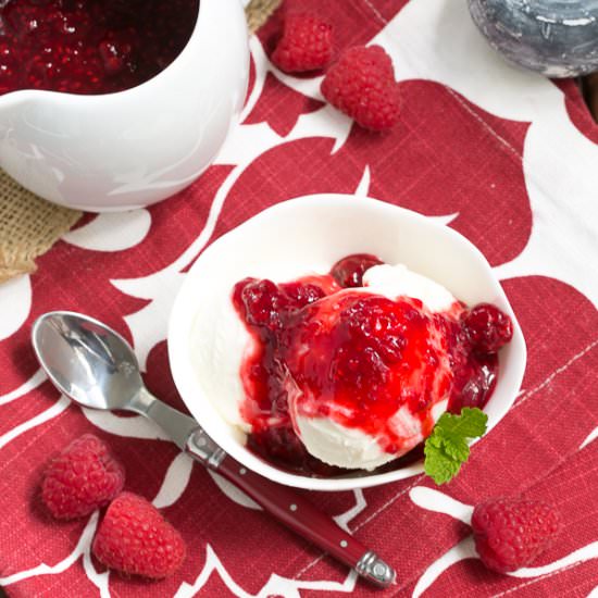 Cheesecake Ice Cream Sundae - Recipe photo by thatskinnychickcanbake