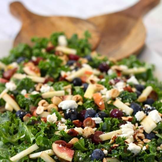 Kale Salad with Citrus Vinaigrette - Recipe photo by the organic kitchen