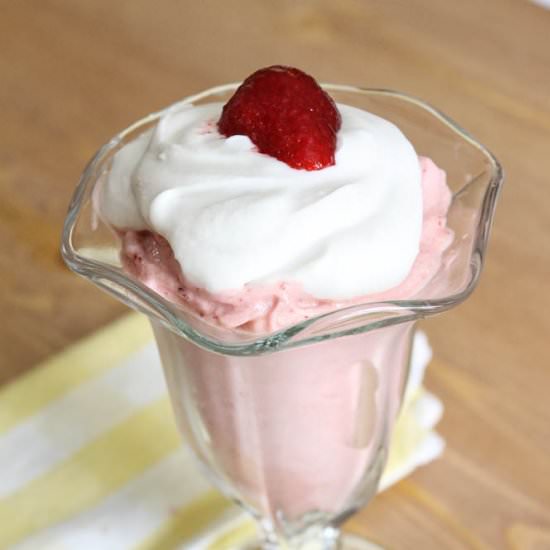 Strawberry & Cream Shake - Recipe photo by strawberry17