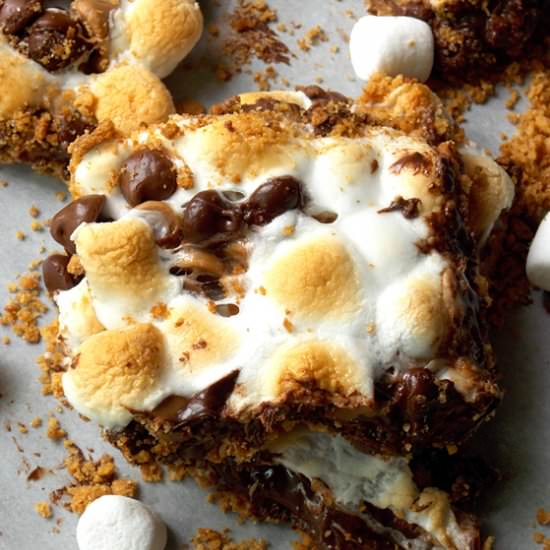 Peanut Butter S'more Bars - Recipe photo by emilyssweetindulgence