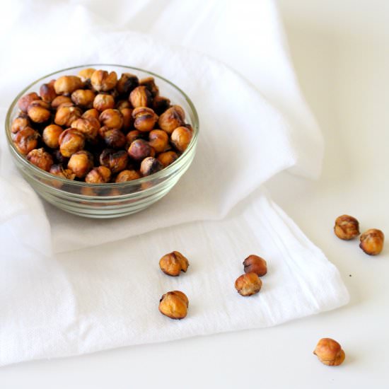 Balsamic Roasted Chickpeas - Recipe photo by the wheatless kitchen