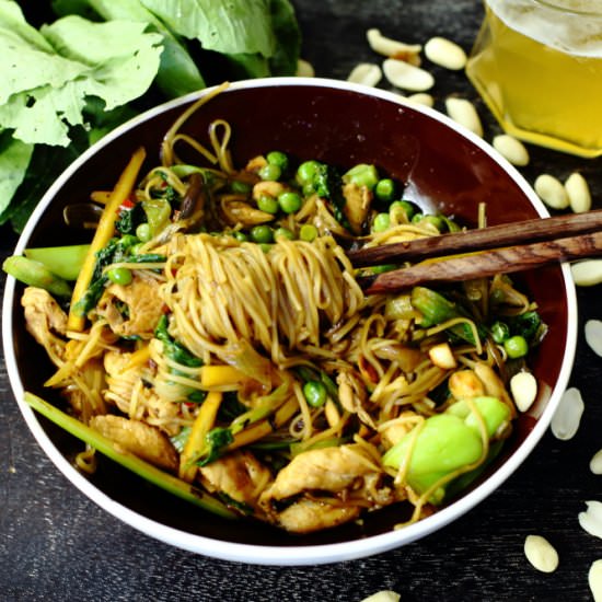 Chicken chow mein - Recipe photo by picantecooking