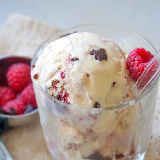 White Chocolate Raspberry Truffle - Recipe photo by heartsinmyoven