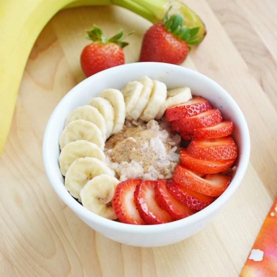 Strawberry Banana Oatmeal - Recipe photo by alovelysideproject