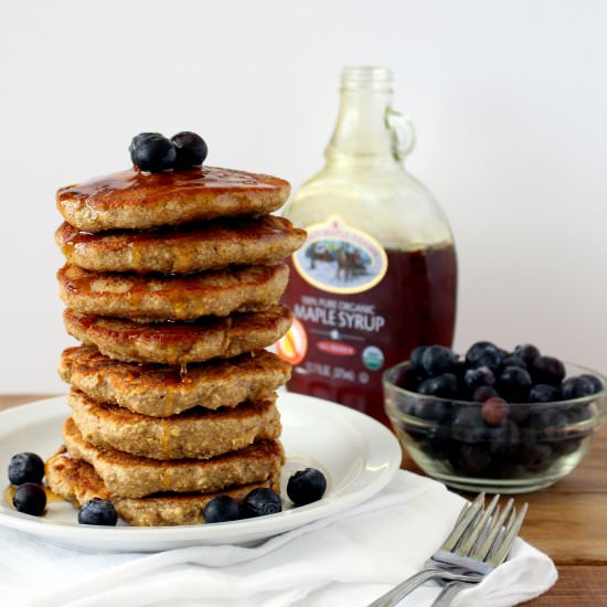 Gluten-Free Cinnamon Oat Pancakes - Recipe photo by the wheatless kitchen