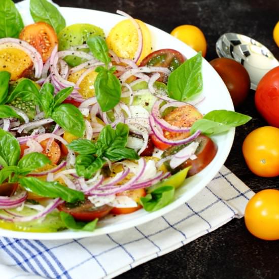 Simple Tomato Salad - Recipe photo by picantecooking