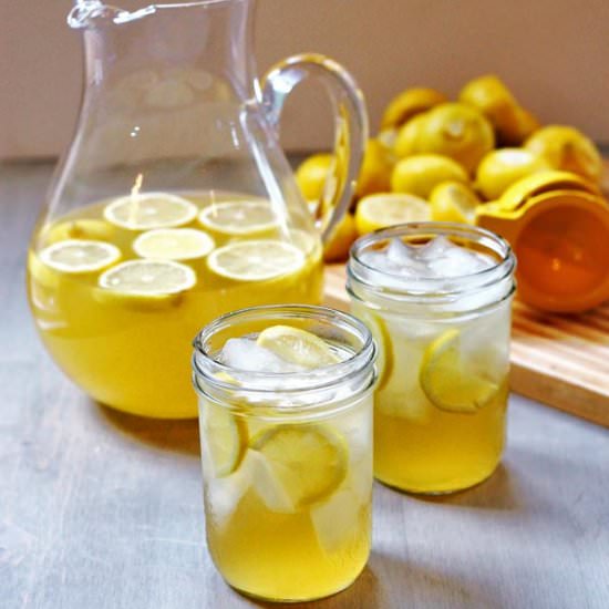 Whiskey Lemonade - Recipe photo by Cooks With Cocktails