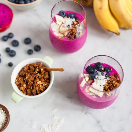 Dragon Fruit Smoothie - Recipe photo by jchongstudio