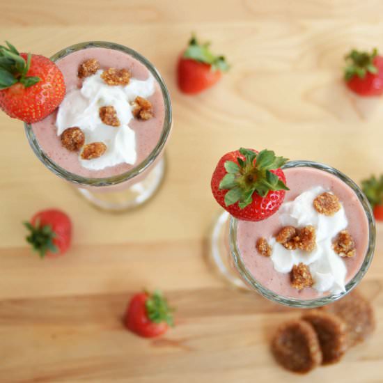 Vegan Strawberry Shortcake Smoothie - Recipe photo by alovelysideproject