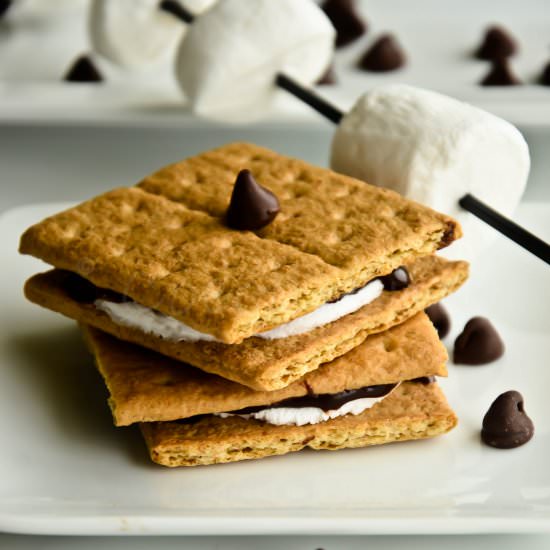 S'mores made Indoors: Microwave - Recipe photo by Cocoawind
