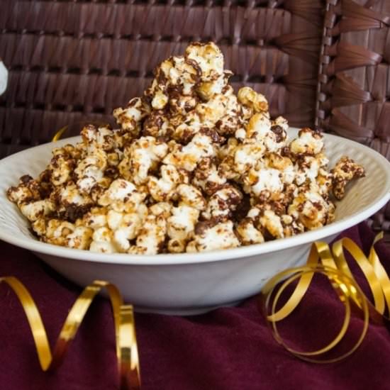 Peanut Butter Popcorn Munch - Recipe photo by amomstake
