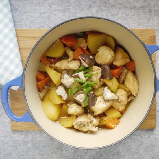 Basic Chinese Chicken Potato Stew - Recipe photo by monoandco