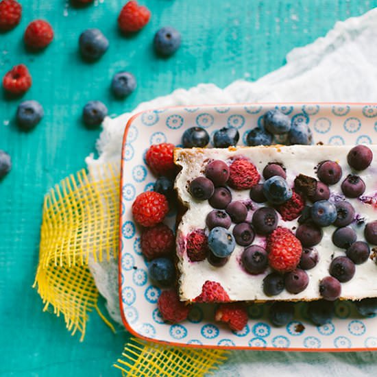 Oat Cake with Berries - Recipe photo by lazysundaycooking