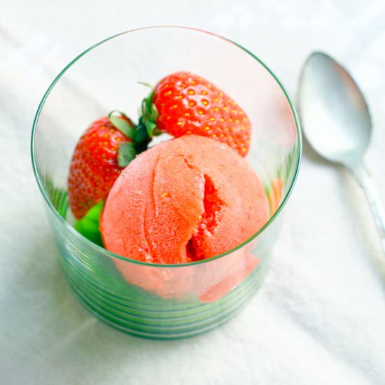 Strawberry Sorbet - Recipe photo by Ravfood